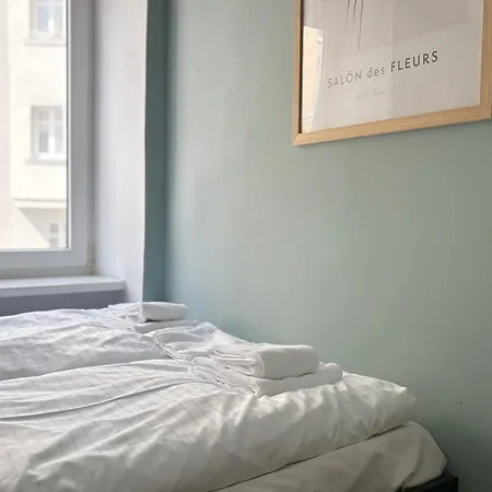 Malfatti Room Oasis Space-3
